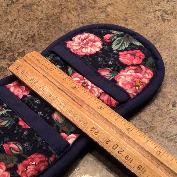 Microwave oven mitts. - Picture 5 of 5